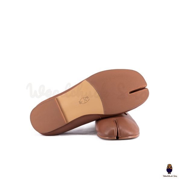 WoodchuckSato Brown Sheep Leather Elastic Tabi Ballet Flats