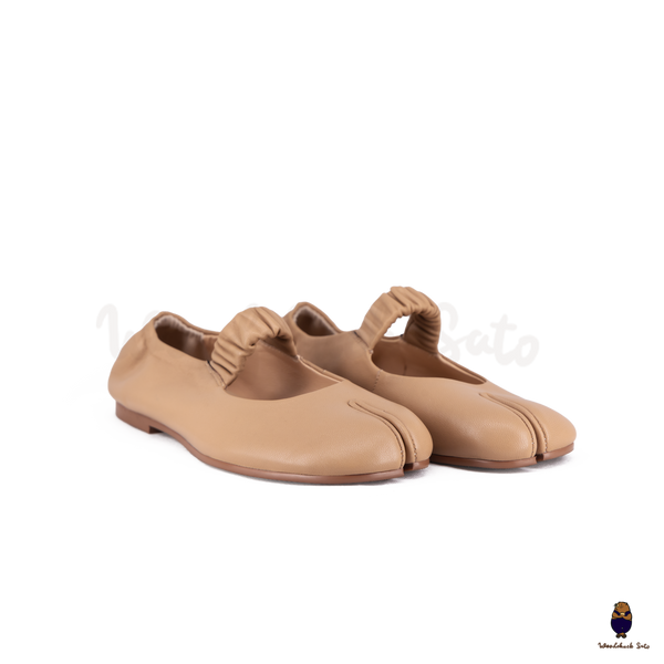 WoodchuckSato Camel Sheep Leather Elastic Tabi Ballet Flats