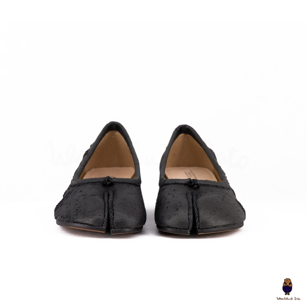 WoodChuckSato Black Tabi Split-Toe Knife-Cut Cowhide Mary Jane Shoes with 3cm Heel & Ruched Detailing