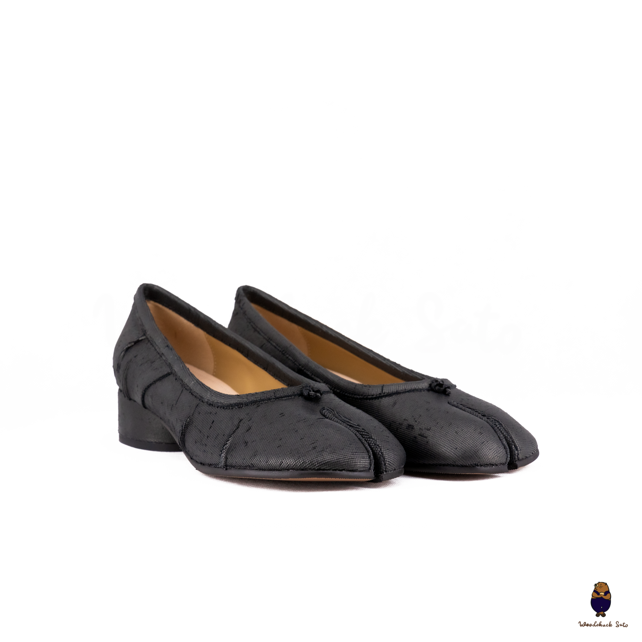WoodChuckSato Black Tabi Split-Toe Knife-Cut Cowhide Mary Jane Shoes with 3cm Heel & Ruched Detailing