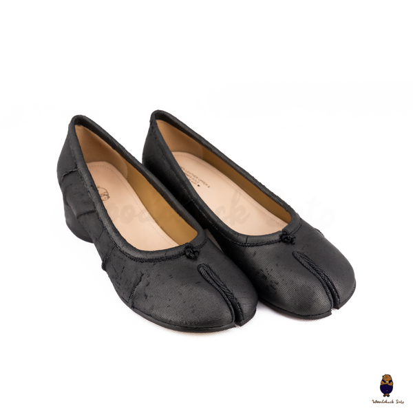 WoodChuckSato Black Tabi Split-Toe Knife-Cut Cowhide Mary Jane Shoes with 3cm Heel & Ruched Detailing