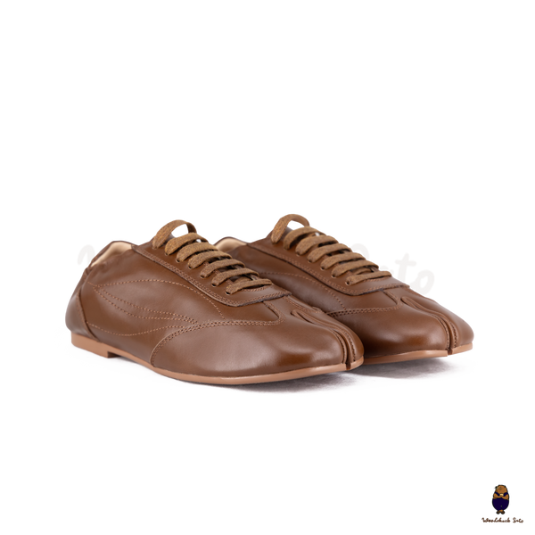 WoodchuckSato Brown Cow Leather German Trainer Tabi Sneakers