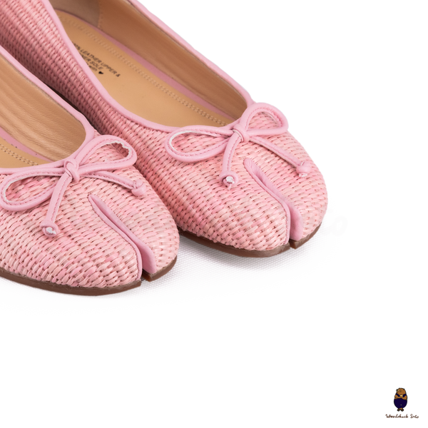 WoodchuckSato Woven Tabi Ballet Flats in Soft Pink Straw Tabi Balle Flats with Bow