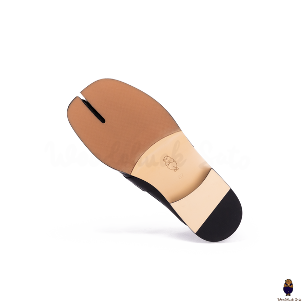 WoodchuckSato Black Matte Cow Leather with Penny Strap Tabi Loafers