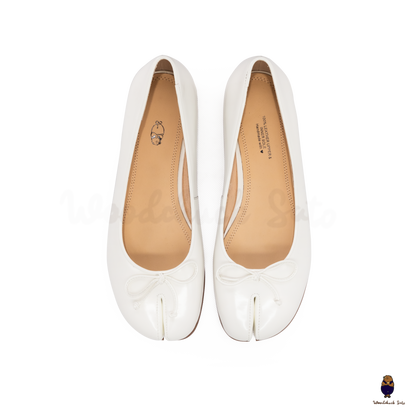 WoodchuckSato White Edge-Beaded Cowhide Leather Tabi Flats with WoodchuckSato White Edge-Beaded Cowhide Leather Tabi Flats with