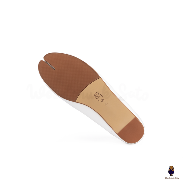 WoodchuckSato White Edge-Beaded Cowhide Leather Tabi Ballet Flats