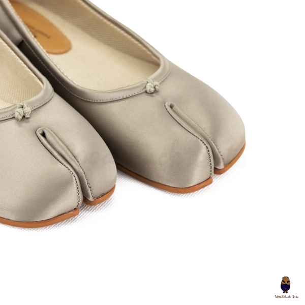 WoodchuckSato Silver Gray Silk Fabric Tabi Ballet Flats