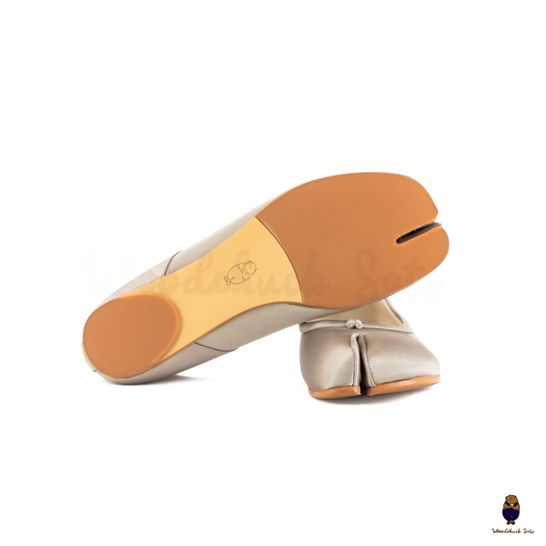 WoodchuckSato Silver Gray Silk Fabric Tabi Ballet Flats