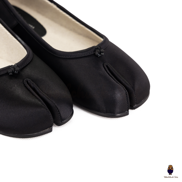 WoodchuckSato Black Silk Fabric Tabi Ballet Flats