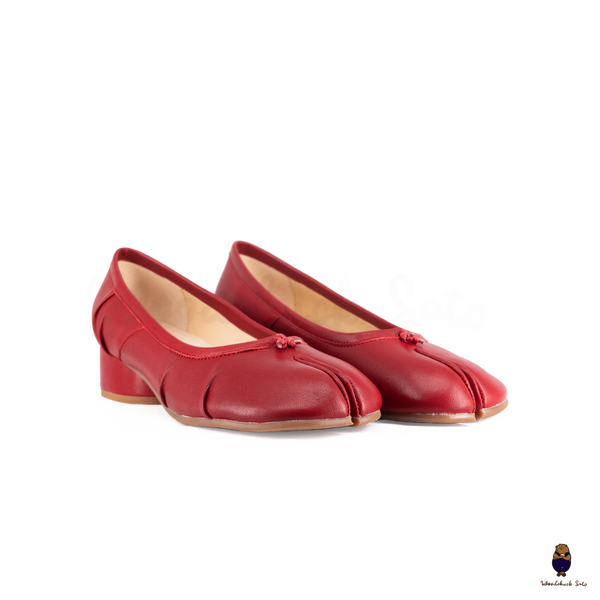WoodchuckSato Red Leather Tabi Low Block Heel Pumps with Ruched Detailing