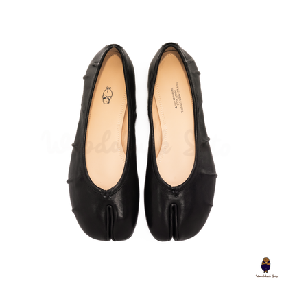 WoodchuckSato Black Leather Split-Toe Tabi Fold Ballerina Flats