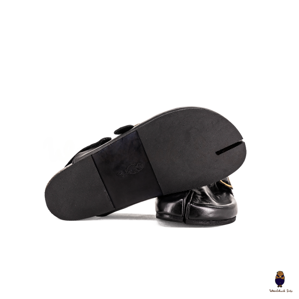 WoodchuckSato Black Horse Leather Tabi Split-Toe Buckle Sandals
