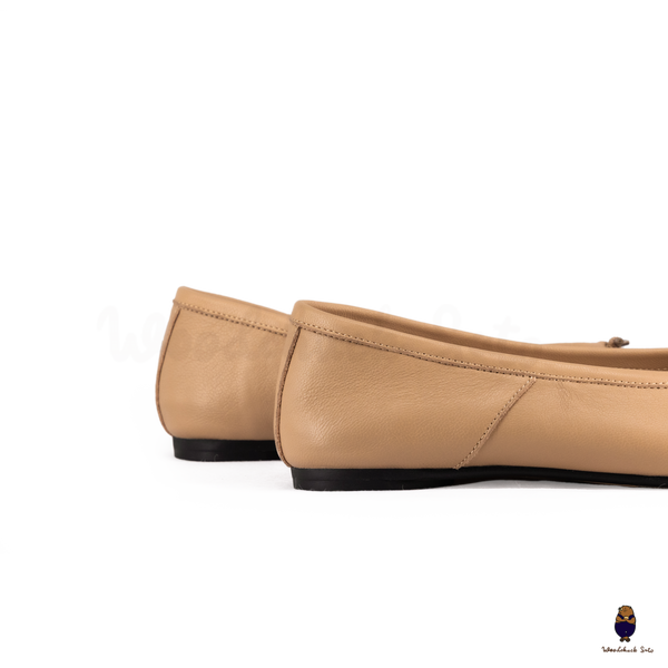 WoodchuckSato Beige & Black Leather Tabi Ballet Flats