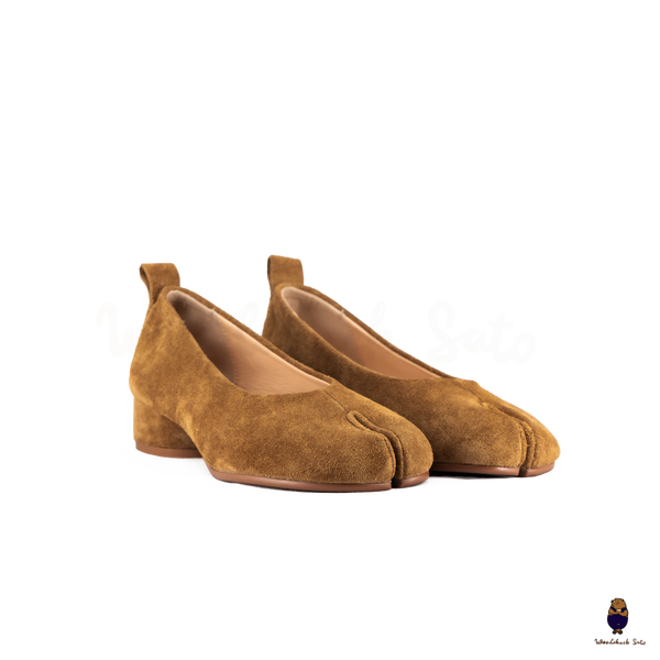 WoodchuckSato Brown Suede Cowhide Tabi Low Block Heel Pumps