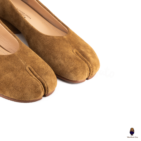WoodchuckSato Brown Suede Cowhide Tabi Low Block Heel Pumps