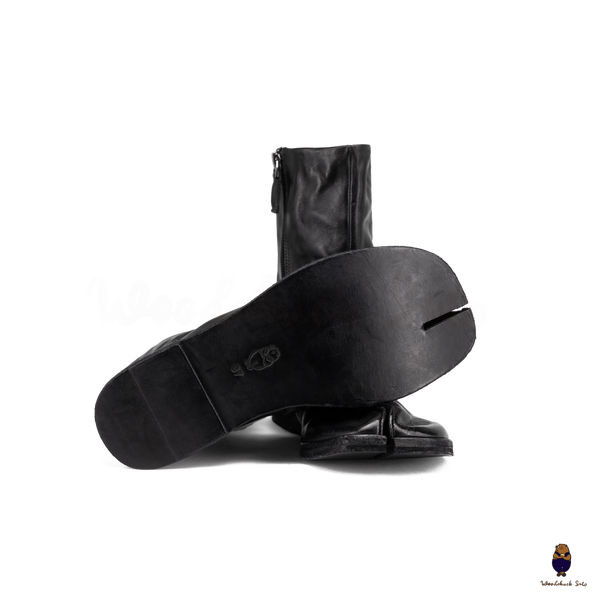 WoodchuckSato Black Horse Leather Tabi Split-Toe Flat Zip Boots