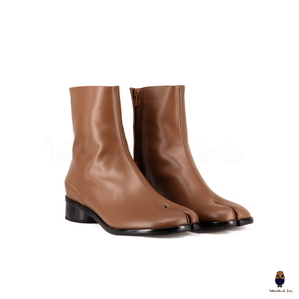 WoodchuckSato Brown Cow Leather Tabi Ankle Boots with 3 cm Heel
