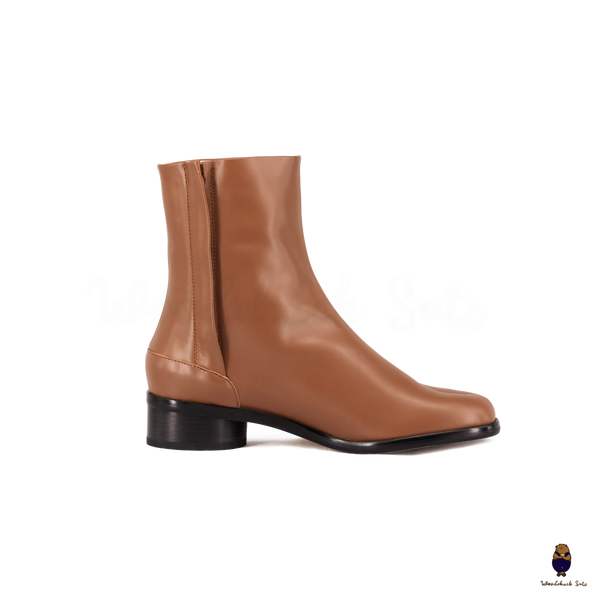 WoodchuckSato Brown Cow Leather Tabi Ankle Boots with 3 cm Heel