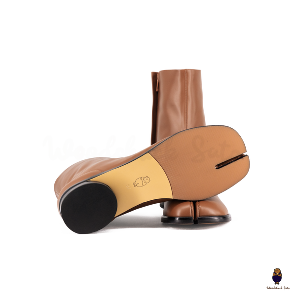 WoodchuckSato Brown Cow Leather Tabi Ankle Boots with 3 cm Heel