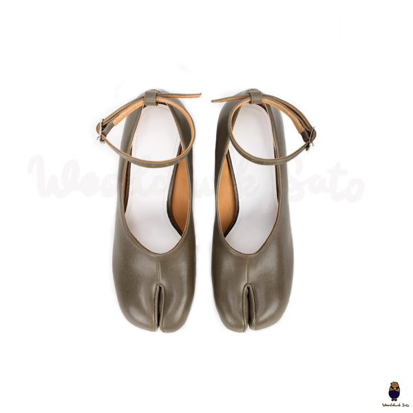 WoodChuckSato Olivgrüne Tabi-Mary-Jane-Pumps aus gespaltenem Leder mit 8 cm hohen Absätzen und Knöchelriemenschnalle, Größen EU 35–41