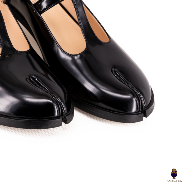 WoodchuckSato Tabi Split-Toe Slingback Black Mary Jane Heels 5 cm Glossy Leather