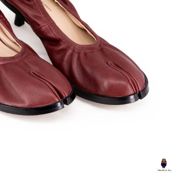 WoodchuckSato Burgundy Leather Tabi Pumps with Elasticized Top 4.5cm Flared Heel