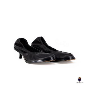 WoodchuckSato Black Leather Tabi Pumps with Elasticized Top 4.5cm Flared Heel