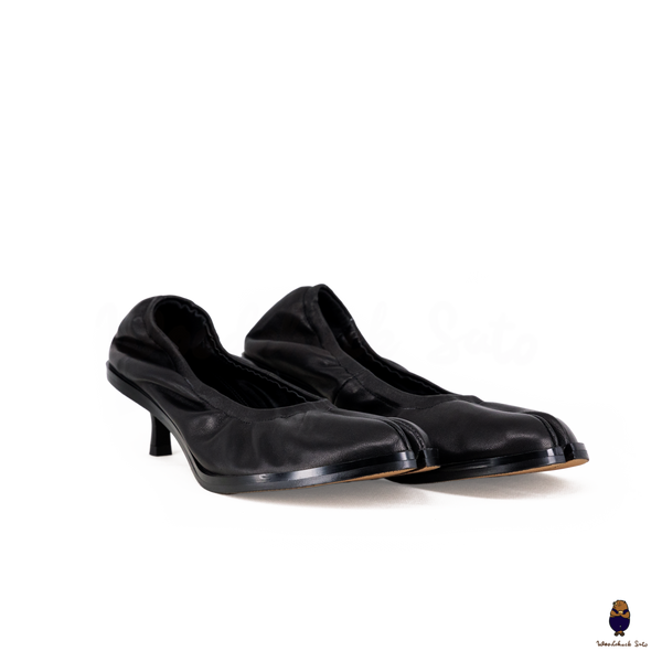 WoodchuckSato Black Leather Tabi Pumps with Elasticized Top 4.5cm Flared Heel