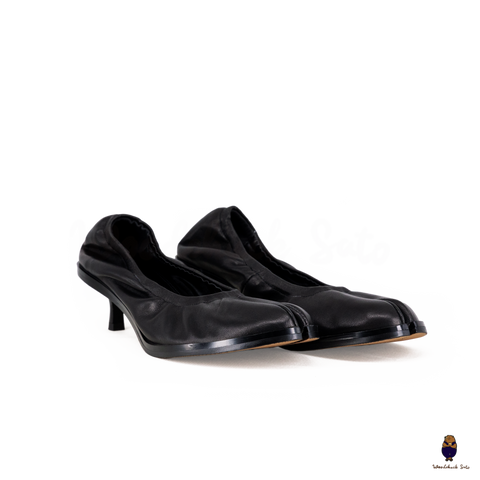 WoodchuckSato Black Leather Tabi Pumps with Elasticized Top 4.5cm Flared Heel