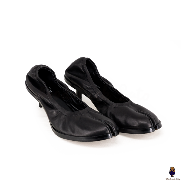 WoodchuckSato Black Leather Tabi Pumps with Elasticized Top 4.5cm Flared Heel