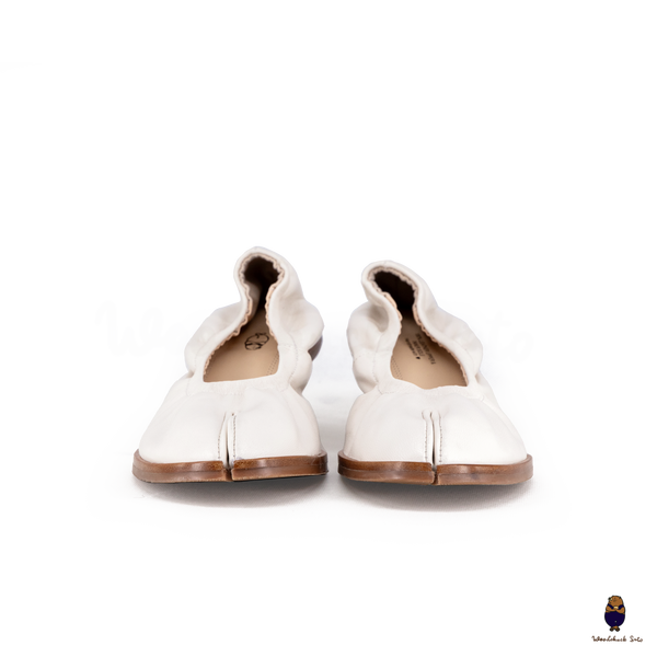 WoodchuckSato White Leather Tabi Pumps with Elasticized Top 4.5cm Flared Heel