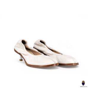 WoodchuckSato White Leather Tabi Pumps with Elasticized Top 4.5cm Flared Heel