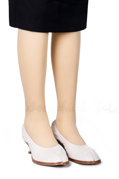 WoodchuckSato White Leather Tabi Pumps with Elasticized Top 4.5cm Flared Heel