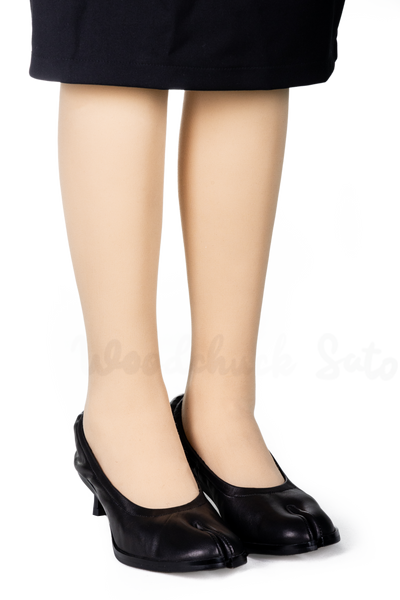 WoodchuckSato Black Leather Tabi Pumps with Elasticized Top 4.5cm Flared Heel