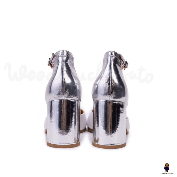 Zapatos de tacón WoodChuckSato blancos con detalles plateados Tabi de cuero con punta dividida y diseño hueco con tacón de 8 cm y correa ajustable en el tobillo Tallas EU 35-41