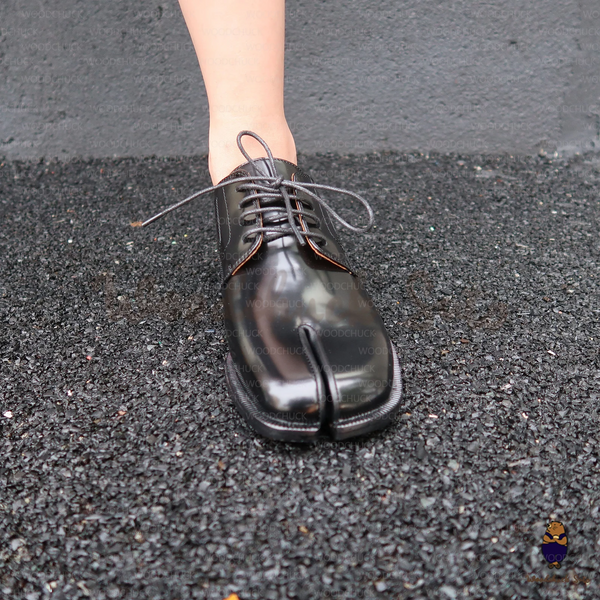 Vintage women's men's Tabi split toe calfskin leather shoes / pumps/ flats black  EU35-47