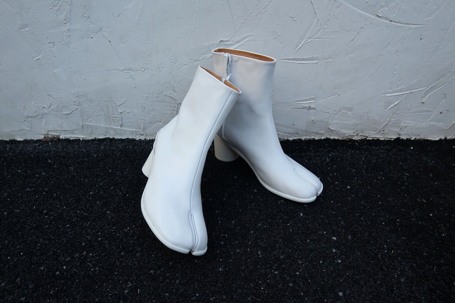 Nouveau Tabi bottes blanches en cuir à bout fendu pour hommes et femmes en cuir de veau EU35-48 talon de 6 cm version améliorée