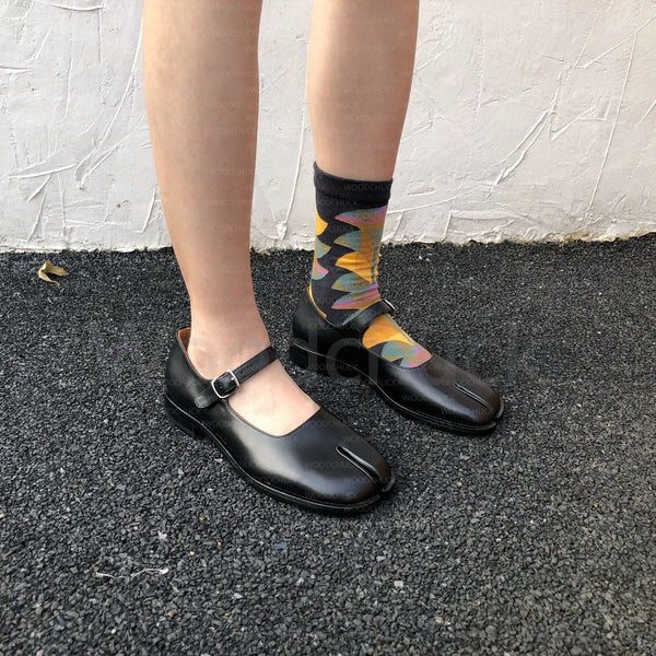 Women's black leather tabi shoes flats